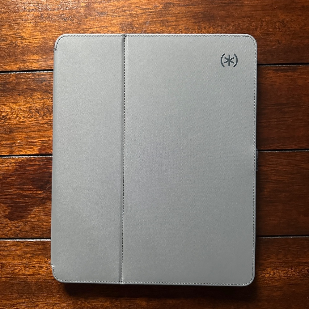 SPECKS CASE FOR 12.9 pro iPad